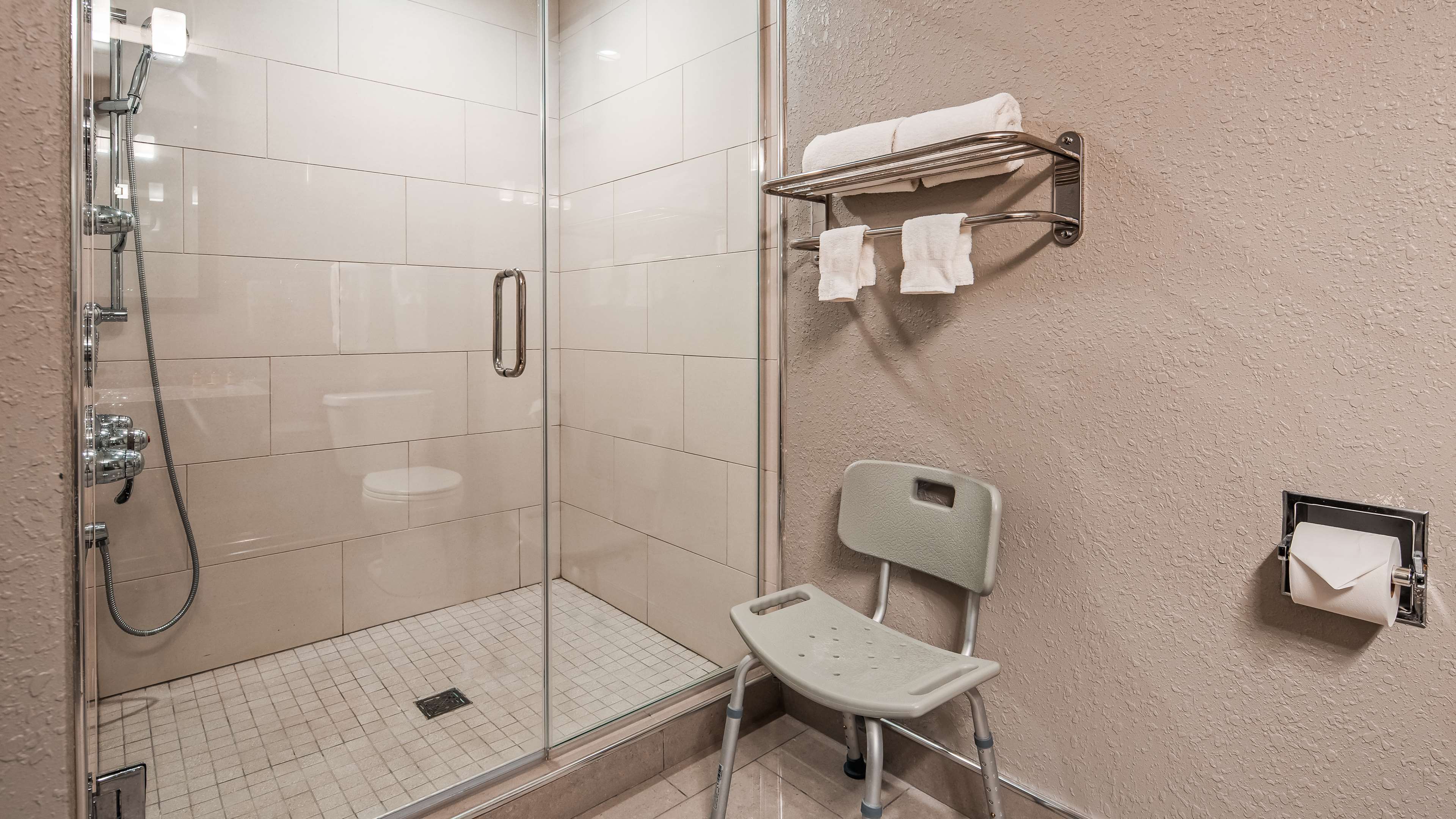 Best Western Plus North Joliet - Tap to explore photos