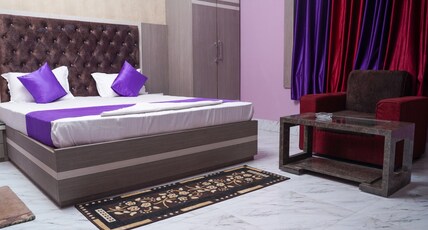 HOTEL ROYAL'S Room Type - Executive Room(AC)