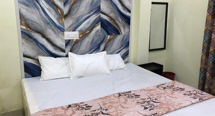 HOTEL GOLDEN LOTUS INN Room Type - DELUXE
