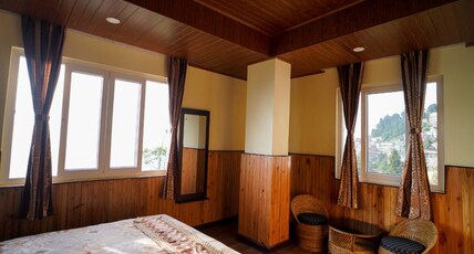 Hotel Hill Queen Room Type - SUITE ROOM MOUNTAIN VIEW