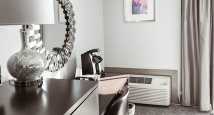 Crowne Plaza Chicago SW - Burr Ridge Room Type - Standard Room