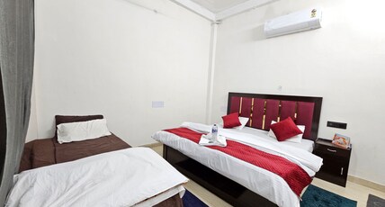 Shree Nilyam Inn Room Type - Triple Bed Family Deluxe AC Room 2