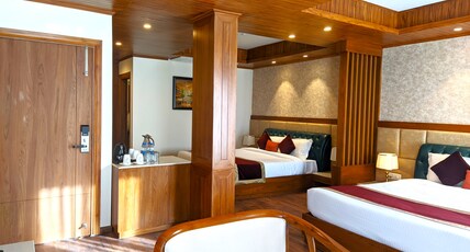 The Retreat Mashobra Room Type - Family Room with Balcony and mountain view