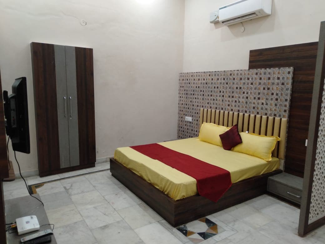 Devista Hotel | Rooms in a Homestay - Tap to explore photos