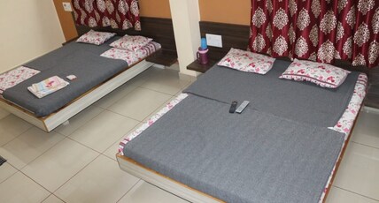 Hotel Laxmi Sadan Room Type - Four Bed AC Room