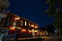 REEJAS INN'S N' SUITES
