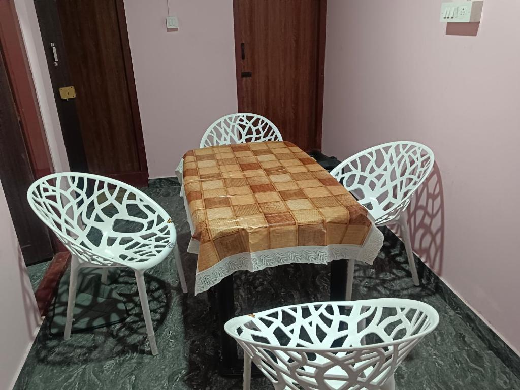 Angel Homestay - Tap to explore photos