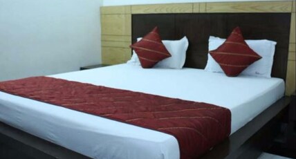 Hotel Suzi International Room Type - Deluxe Room with WiFi