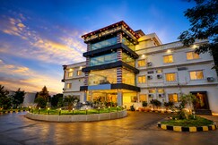 GRAND JP INN
