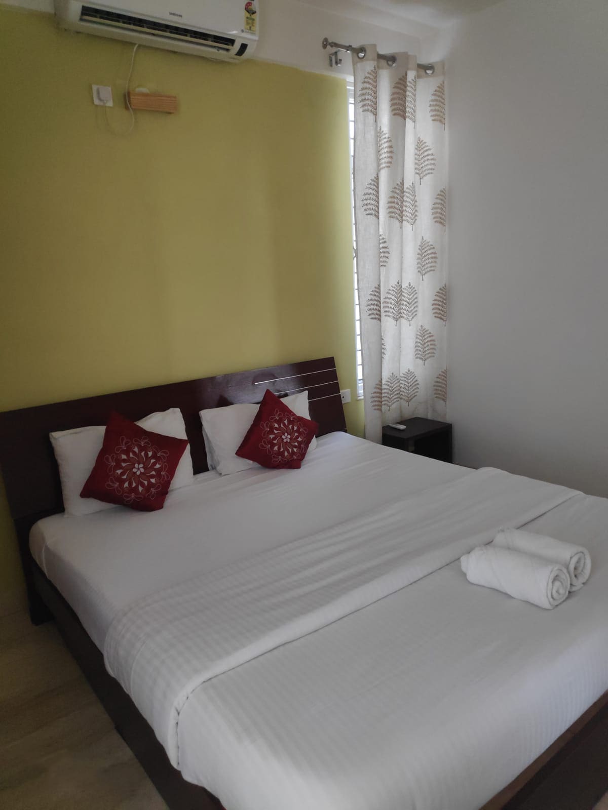 Ixora Suites (Near 100 Ft Rd & Indiranagar Metro Station) - Tap to explore photos