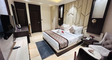 HOTEL MEENA AURUM INN DARBHANGA Room Type - PREMIUM DOUBLE