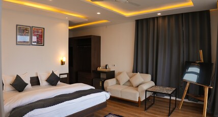 The Glass House Gethia Room Type - Premium with Balcony