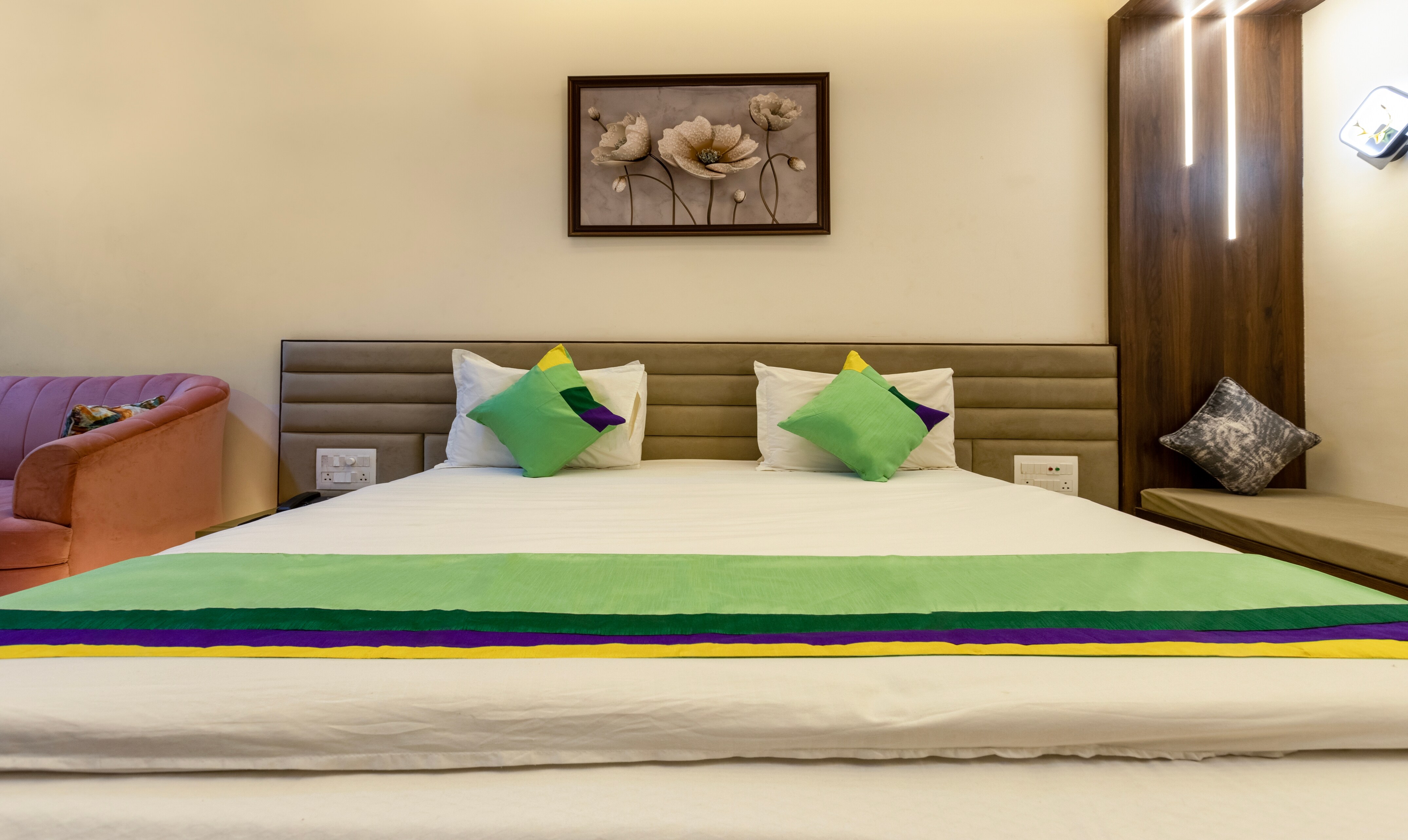 Treebo Oscar - Tap to explore photos