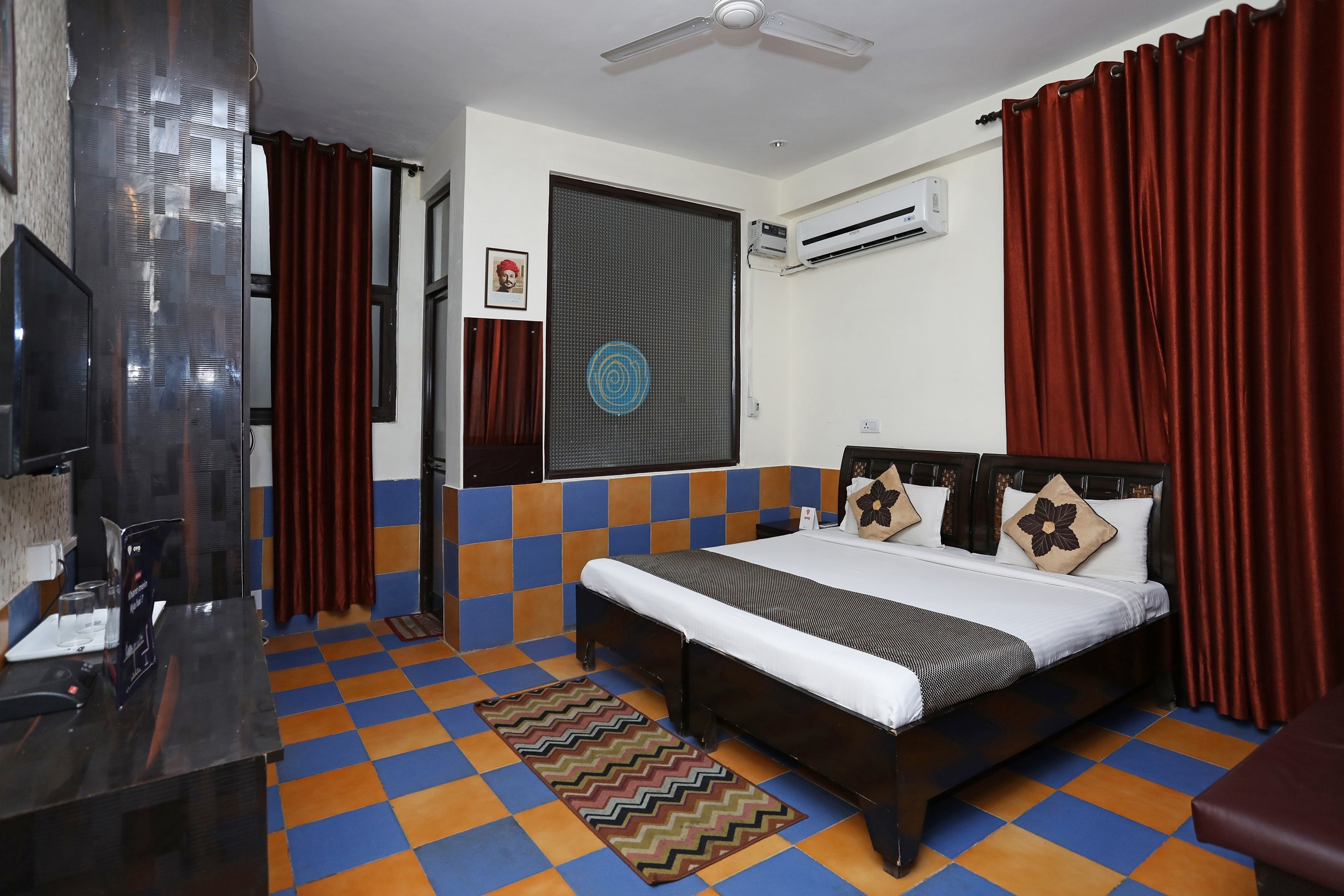 Hotel O Grand Empire Expressway - Tap to explore photos