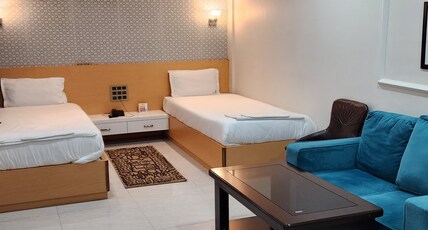 Hotel Sri Room Type - Super Deluxe Twin Bed