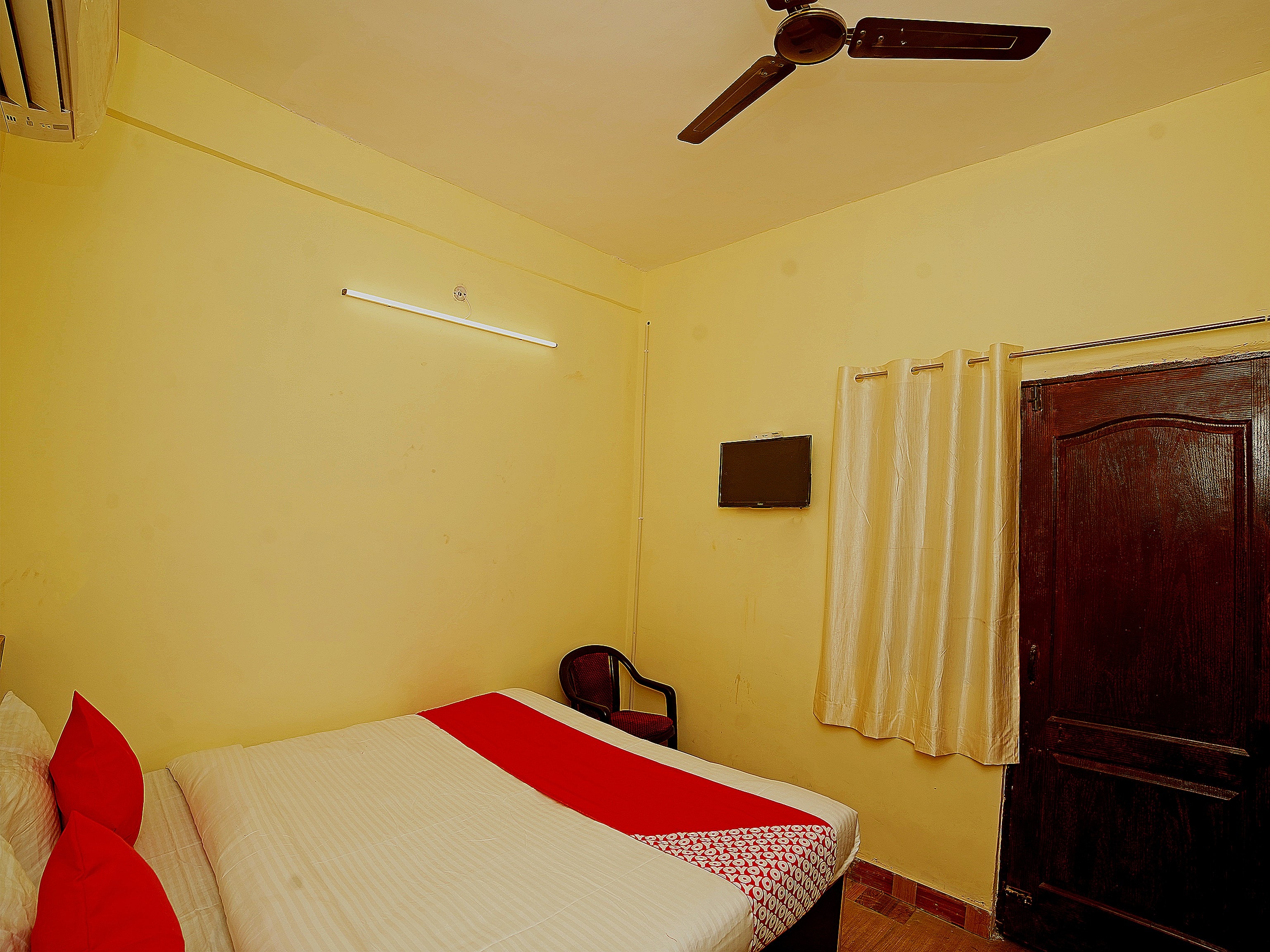 Hotel O Paras Guest House & Restaurant - Tap to explore photos
