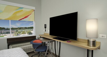 Tru by Hilton Bryan College Station Room Type - 1 KING BED