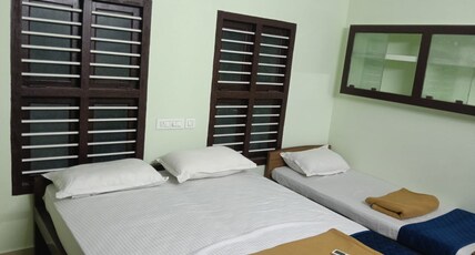 Srinivas Pleasant Stay Room Type - Deluxe Homestay AC