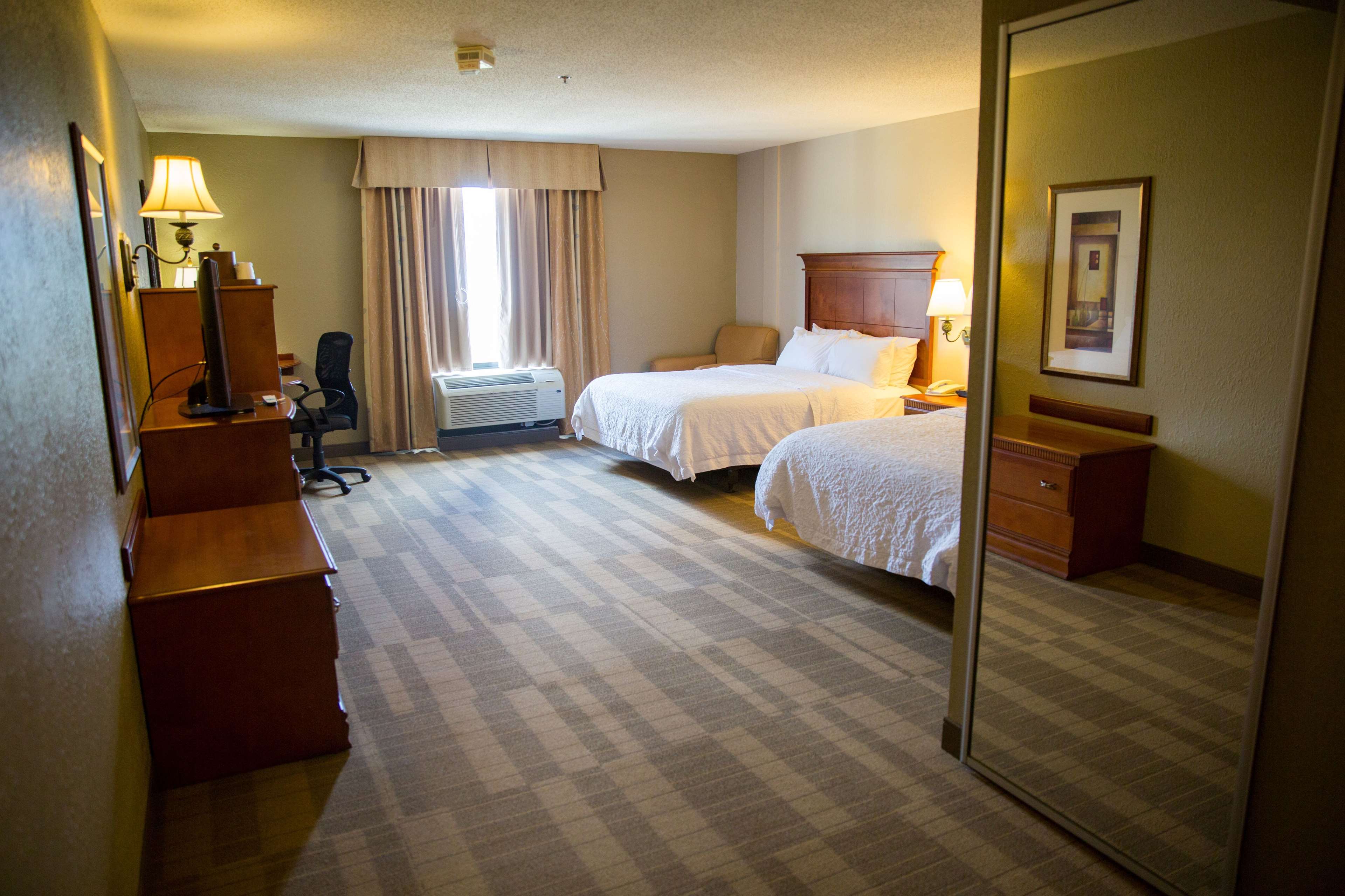 Hampton Inn & Suites by Hilton Grenada - Tap to explore photos