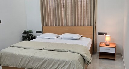 Cherry Bloom Room Type - Bedroom 1