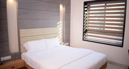 Samar Palace Room Type - Deluxe Room AC