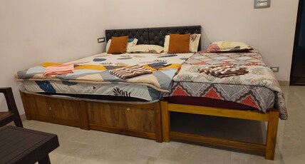 Sukhanidhi Homestay Room Type - AC Deluxe Family Room