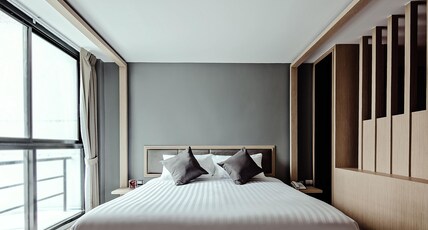 Three Sukhumvit Hotel Room Type - Deluxe King Room