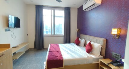 Hotel The Crown Prince Room Type - Executive Room