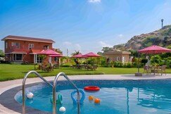 StayVista at Hillside Paradise w/ Outdoor Pool