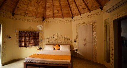 SHYAM HOMESTAY Room Type - Deluxe AC Bhunga