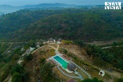 StayVista at Srinh @ Artisanal Heights W/ Jacuzzi And Infinity Pool