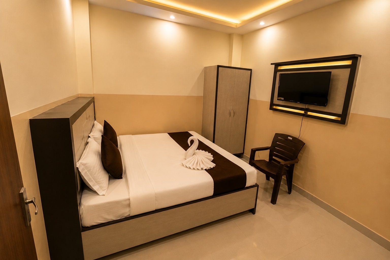 Hotel Silver Palace, Kanpur - Tap to explore photos