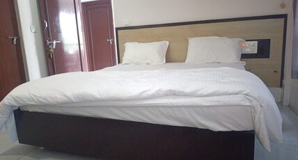 Vishnu Priya AC Lodge Room Type - Deluxe AC Room