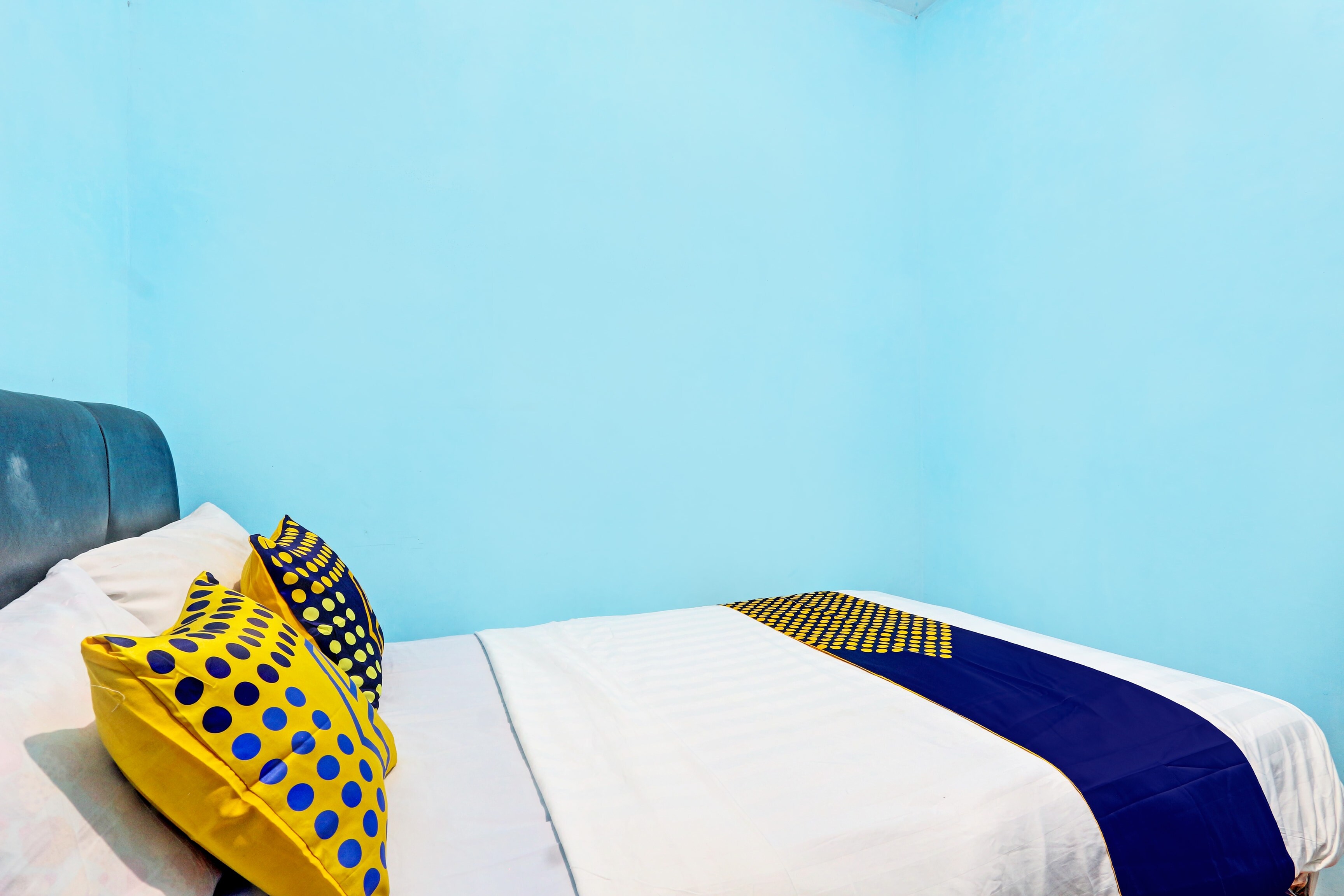 Hotel O Juan Guest House - Tap to explore photos