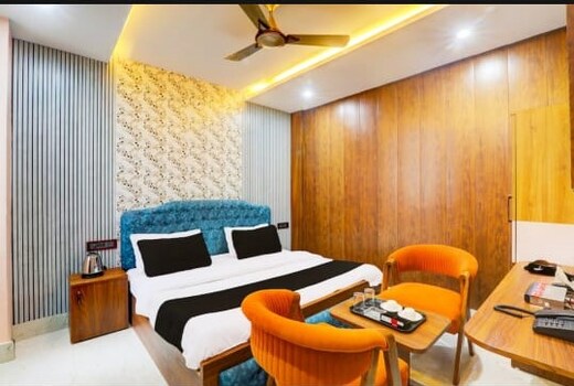 HOTEL AYANSH