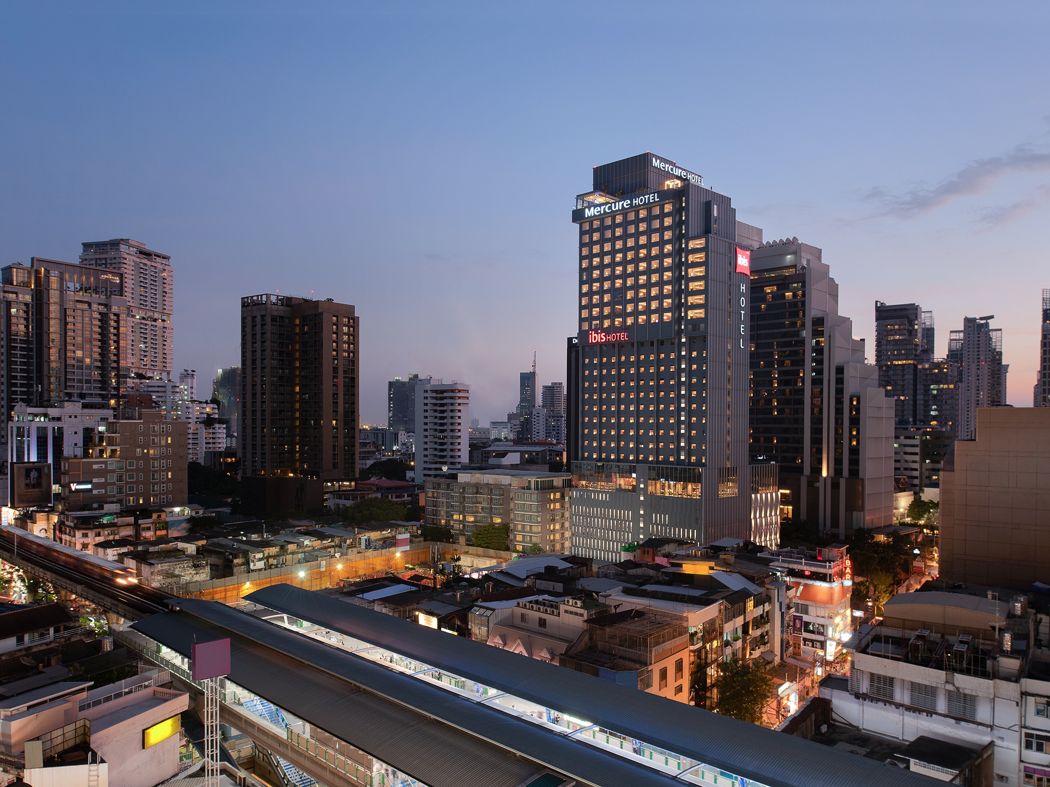 ibis Bangkok Sukhumvit 24 - Tap to explore photos