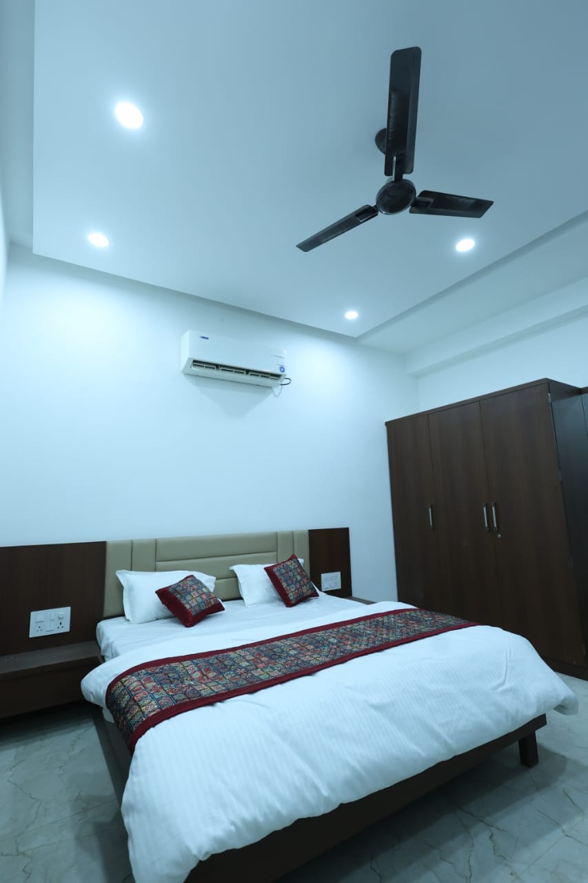 Rudransh apartment - Tap to explore photos