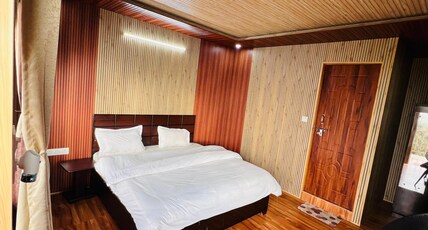 The Kanatal Homestay by saur properties Room Type - Premium Luxury Room Top floor