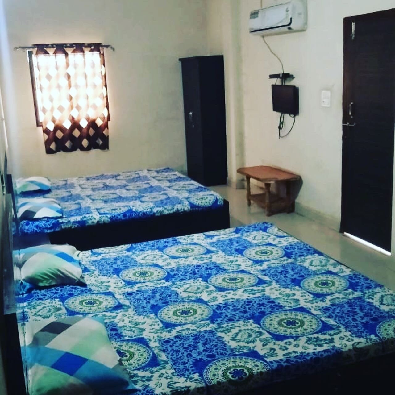 Hotel Shivsadhana - Tap to explore photos