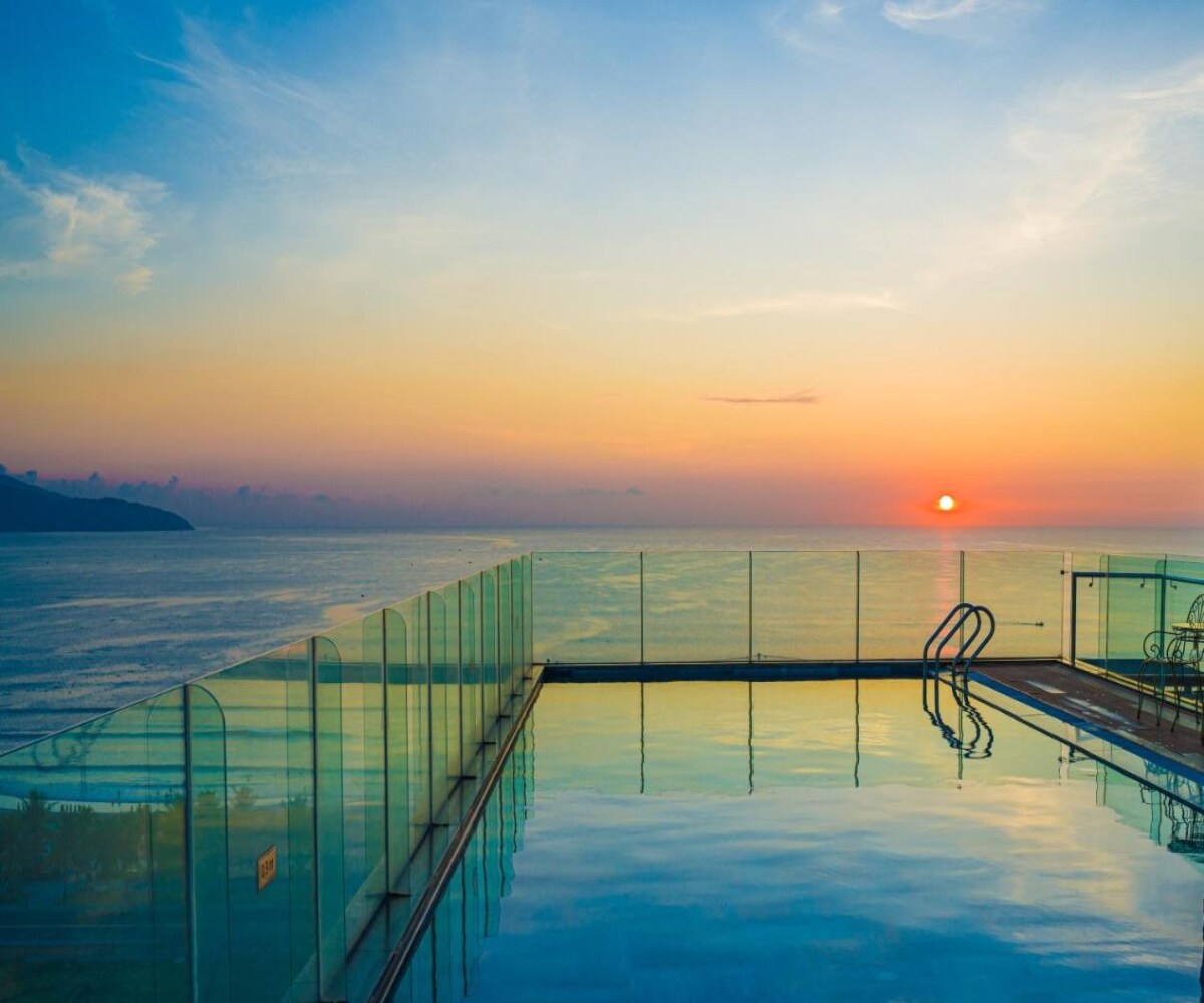 Alani Sea View Hotel - Tap to explore photos