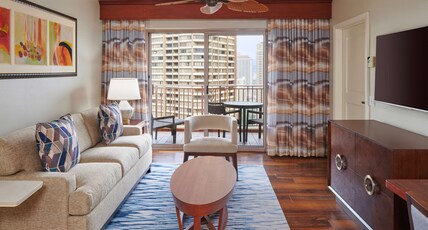 Grand Waikikian by Hilton Grand Vacations Room Type - 1 BDRM KING CITY VIEW STE