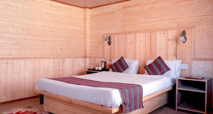 Kee-Rong Cottages | Rooms & Restaurant Room Type - Primrose cottage : Deluxe