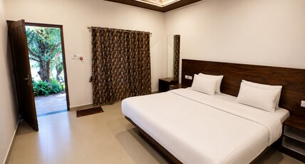 The Byke Retreat - Laxmi Resort | (Pan India Pure Veg Hotel Chain) Room Type - Super Deluxe with Valley View