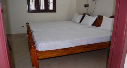 R2K Home Stay Room Type - Bedroom 5