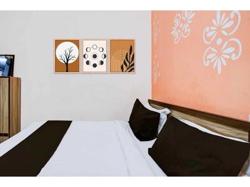 Hotel Shree Rudrakash - Tap to explore photos