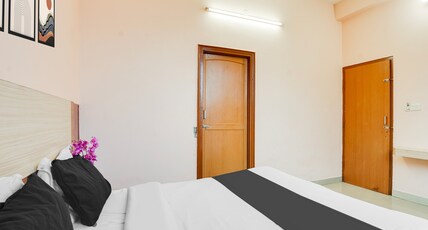 Super Hotel O JLN Marg Malviya Nagar Formerly Hotel Braj Haveli Room Type - Classic Super Hotel O JLN Marg Malviya Nagar Formerly Hotel Braj Haveli Room Type - Classic