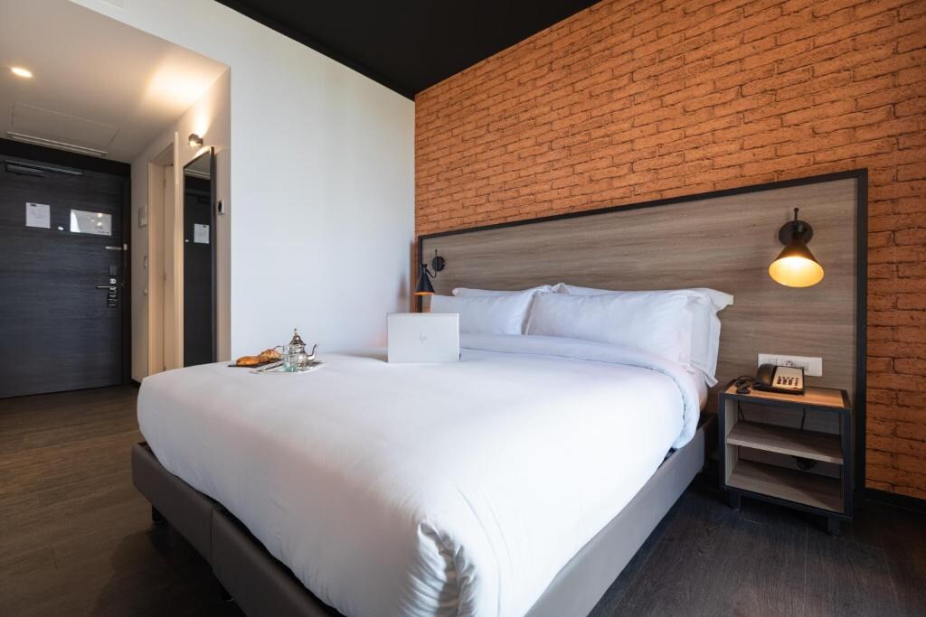 ONOMO Hotel Casablanca Airport - Tap to explore photos
