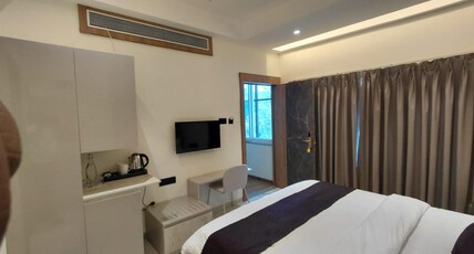 Dwarka Palace Room Type - Deluxe Room Balcony