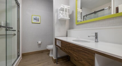 Hampton Inn & Suites by Hilton Galveston Room Type - 2 QUEEN BEDS NONSMOKING