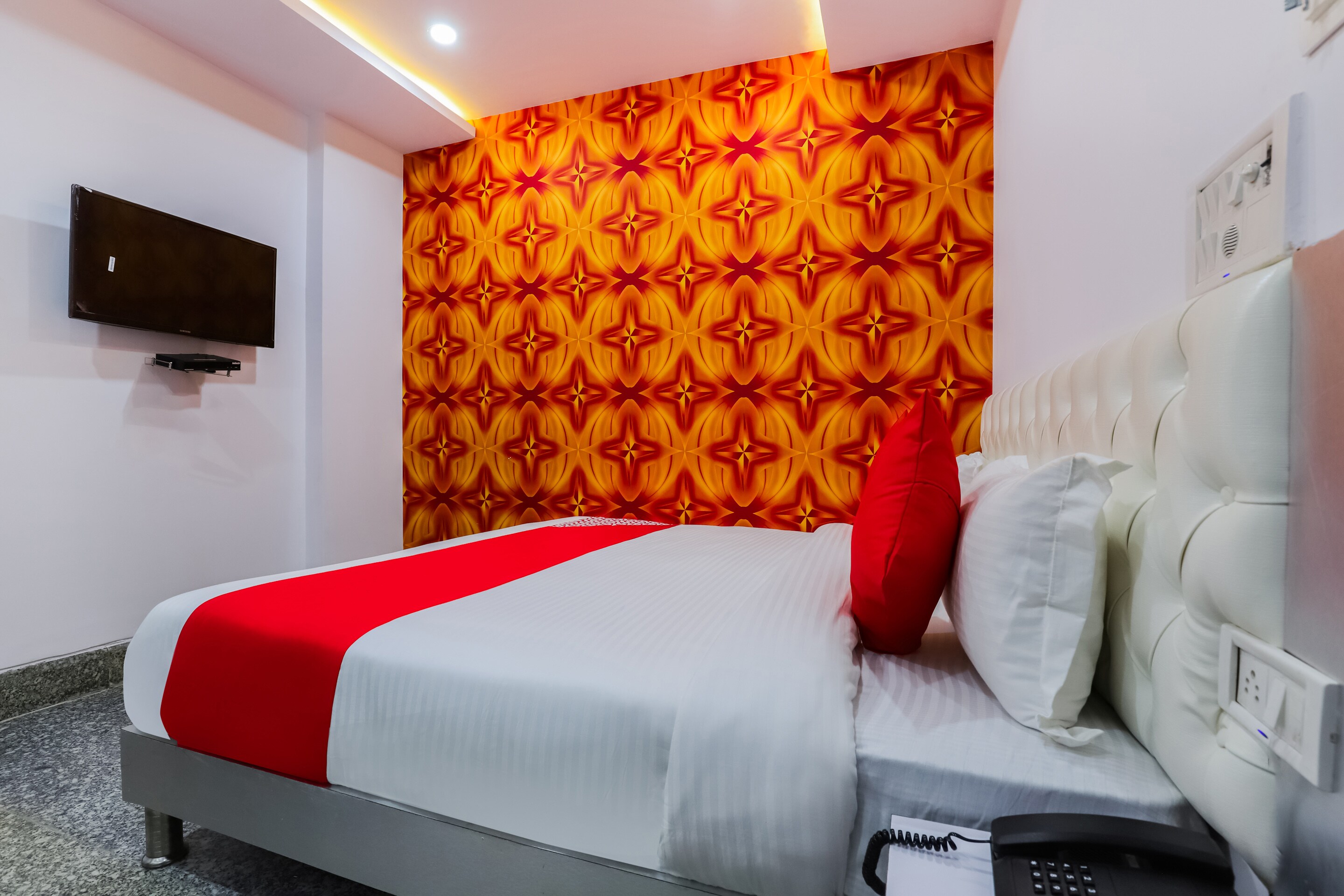 Hotel O New Tech India - Tap to explore photos
